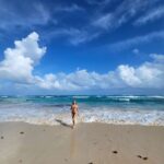 Lívia Andrade Instagram - Paparazzi 📷💙🌊🌟 #day3 Tulum, México