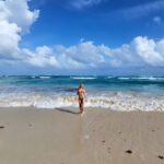 Lívia Andrade Instagram - Paparazzi 📷💙🌊🌟 #day3 Tulum, México