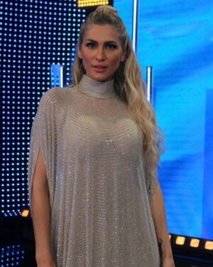 Lívia Andrade Instagram - Nosso Domingão ontem foi com muito brilho...🌟🌟🌟