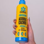 Lívia Inhudes Instagram - Momento autocuidado 🧖🏻‍♀️ quando meu cabelo precisa de nutrição e hidratação sei que a melhor opção é a linha acorda cachos de @chikascosmeticos não tem coisa melhor do que ver o resultado imediato né? 🩵 #BelezaSemDrama #publi