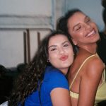 Lívia Inhudes Instagram - que bom que foi com vocês 🩵 Quem aí já assistiu Um Ano Inesquecível-Verão no @primevideobr esse povo bonito tá lá contando essa história de amor e carnaval ✨ Rio de Janeiro, Rio de Janeiro