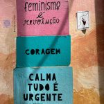 Lívia Inhudes Instagram – pega um bondinho e vai viver 💚🚋 Santa Teresa