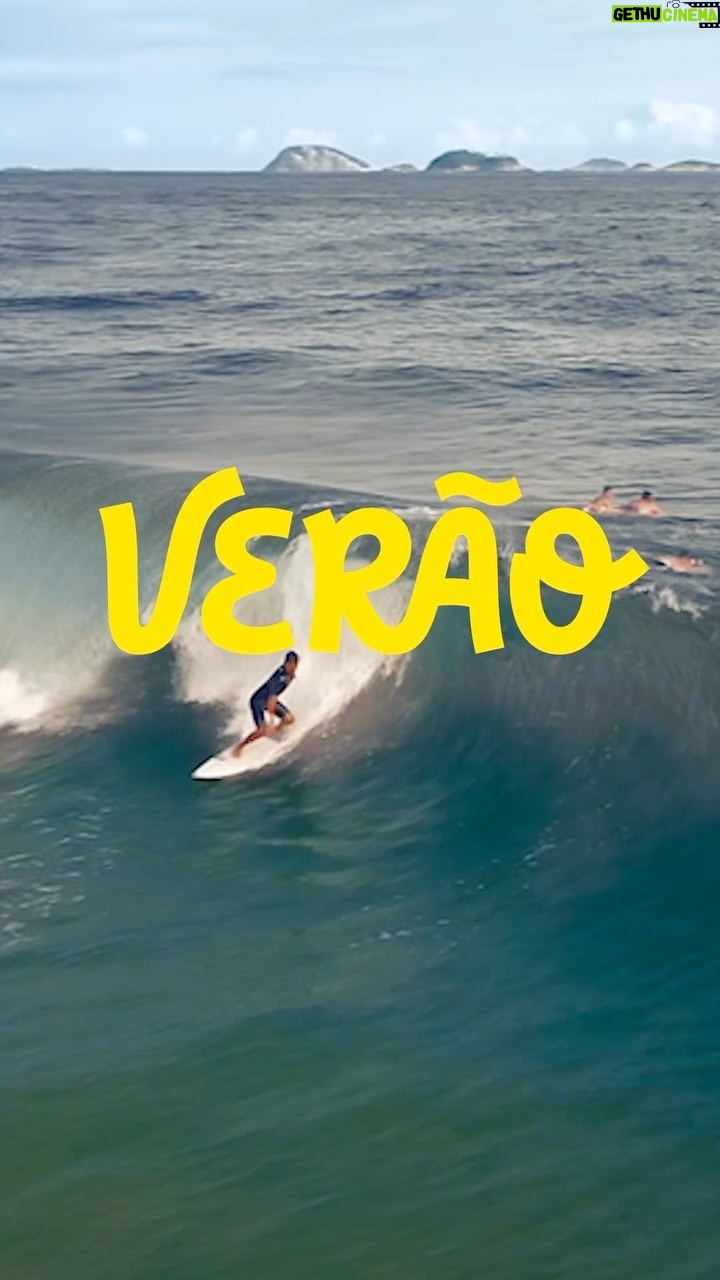 Lívia Inhudes Instagram - O TRAILER de Um Ano Inesquecível- Verão está entre nós!!! Dia 02 de junho no @primevideobr 🩵 guenta coração, falta pouco.