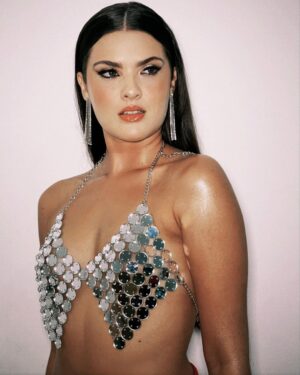 Lívia Inhudes Instagram - start no meu CARNAVAL 🌟