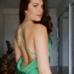 Lívia Inhudes Instagram - acordei radiante e vocês?🌟