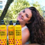 Lívia Inhudes Instagram - Tô aqui pra contar pra vocês que até o fim desse mês toda linha Desmaia Cabelo de @chikascosmeticos tá com 30% de desconto no site. Corre que dia 31 já tá aí, e ainda dá tempo de garantir essa linha perfeita 💁🏼‍♀️ #ChikasCosmeticos #BelezaSemDrama #publi