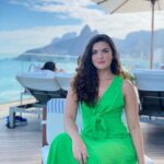 Lívia Inhudes Instagram – Tarde especial pra celebrar a vida e os bons momentos 💚 Fasano Hotel