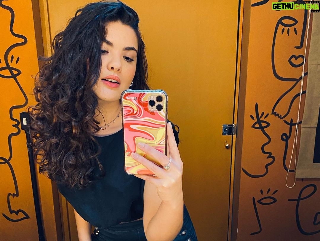 Lívia Inhudes Instagram - mais do que lindo CABELO PERFEITO 🦁 você e suas mãos mágicas @rodrigovizu 💛 São Paulo, Brazil