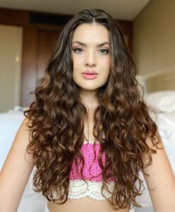 Lívia Inhudes Instagram - Bemm SEREIA 🧜🏻‍♀️