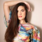 Lívia Inhudes Instagram - Olha o charminho que ela faz com o braço! 🧚🏻‍♀️🧚🏻‍♀️