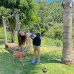 Lívia Inhudes Instagram - Que comece o feriado… borá de treino pra dar aquele gás no dia! 🏃🏼‍♀️☀️⚡️