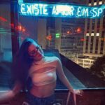Lívia Inhudes Instagram - só sei que foi assim 🔛❤️‍🔥 Nem Lembro Onde.