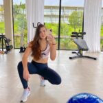 Lívia Inhudes Instagram - Início da semana…mais alguém já acordou movimentando o corpo e cuidando da saúde? ⚡️💪🏻👊🏻🏃🏼‍♀️ At The Gym