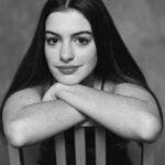 Lívia Inhudes Instagram – Me achei parecida com a Anne Hathaway, tipo o branco do olho 😅🧸