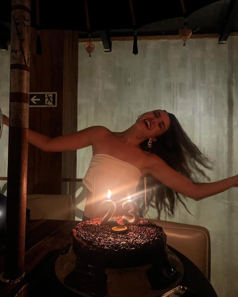 Lívia Inhudes Instagram - Se eu pudesse comemorava meu aniversário todo dia❤️‍🔥