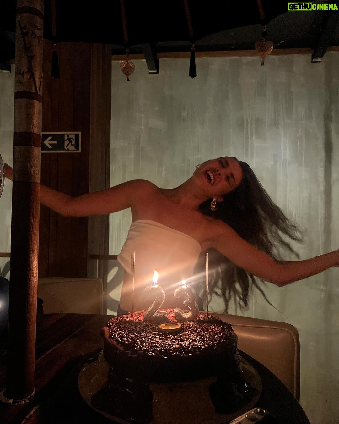 Lívia Inhudes Instagram - Se eu pudesse comemorava meu aniversário todo dia❤️🔥