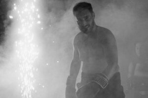 LOLiTO FDEZ Instagram - Después de 4 meses de sacrificio y esfuerzo he demostrado de lo que soy capaz, una pena no poder haber enseñado mas de lo aprendido pero contento con este reto personal superado, gracias a todos por el apoyo, sobretodo a mi gente y a todos los que me han acompañado en este camino como @sandor.martin y todo @koverdun .

En unos días volvemos a la actividad y crear contenido, os quiero. ❤️💪🥊