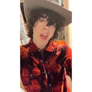 LP Instagram - So far so good !! North American tour is up and running and it’s been amazing!! Thank you so much for all the love !! We’re feeling it 🙏🏻❤️
See you tomorrow Denver !