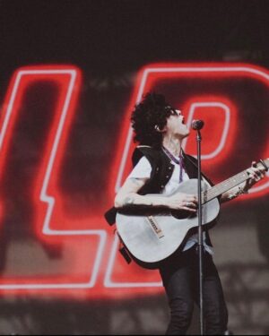 LP Instagram - Chile!! 🇨🇱!!! Thank you so much for today @lollapaloozacl !! Our hearts are full ! We love you 🙏🏻❤️