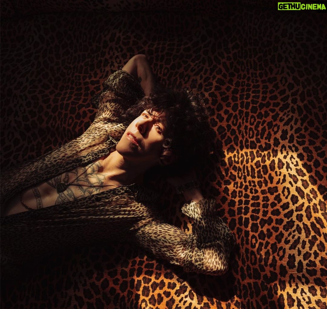 LP Instagram - My new single Golden is out today!! Thank you for all of the love so far!