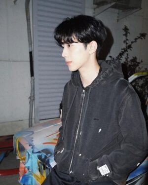Lai Guan-lin Instagram - 