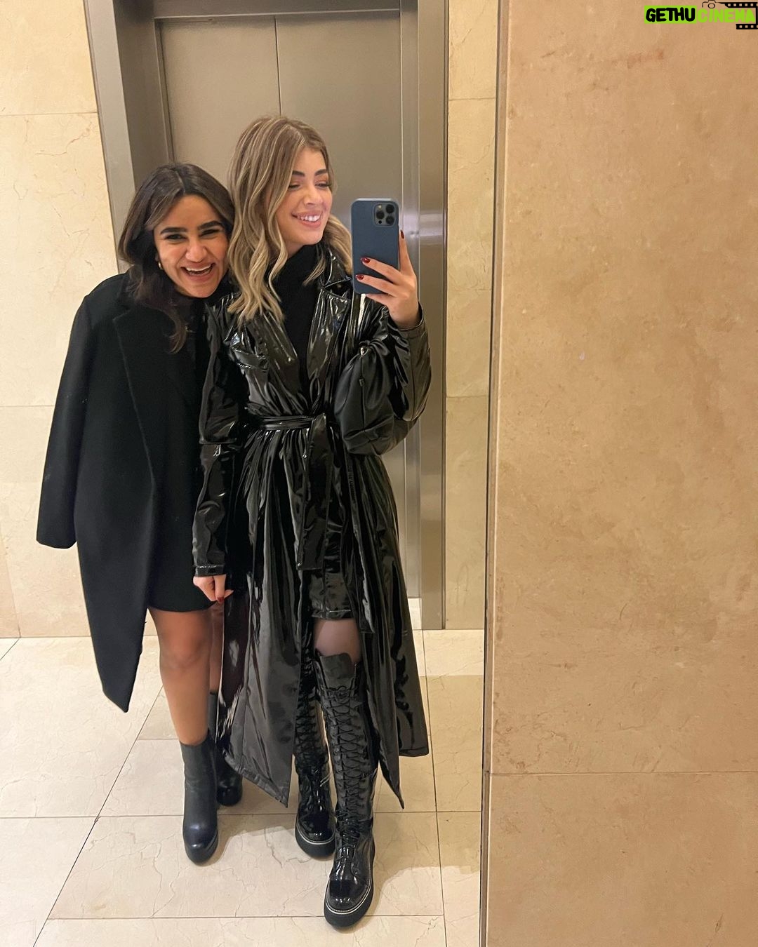 Laila Ahmed Zaher Instagram - HBD to my #1 💖✨👩🏻🤝👩🏽, my golden girl & my person 🤍🌟 You've always been so special to me since the day you were born & I'm so happy we got to grow up together & bonded 🙌🏽( yes I'm old but still a kid at heart 🙇🏽♀️😋) There's no one like you, no one who has that same energy, big kind heart, and great sense of humor like you ... stay you, stay shining ✨
