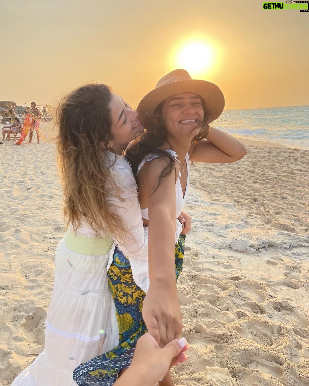 Laila Ahmed Zaher Instagram - HBD to my #1 💖✨👩🏻🤝👩🏽, my golden girl & my person 🤍🌟 You've always been so special to me since the day you were born & I'm so happy we got to grow up together & bonded 🙌🏽( yes I'm old but still a kid at heart 🙇🏽♀️😋) There's no one like you, no one who has that same energy, big kind heart, and great sense of humor like you ... stay you, stay shining ✨