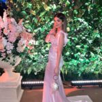 Laila Ahmed Zaher Instagram - From yesterday’s wedding 💗 Dress: @bycherry_mustafa Stylist: @mayajules Makeup: @dinaelkasheff Hair: @alfredmakram Jewelry: @iramjewelry_ Clutch: @treasure_box_by_rashmaa