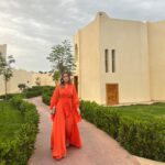 Laila Ahmed Zaher Instagram – On my way to @xanadumakadi opening ft. @amrdiab 

Amazing work @poshmanagement_ @yasminesarwat_ 💫

Outfit: @sals_eg ❤️‍🔥 Xanadu Makadi Bay Resort – High Class