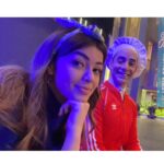 Laila Ahmed Zaher Instagram - Kol sana wenta tayb w gada3 w nafsytak helwa dayman ya amourr, yarab dayman tfdal nag7 w mahbob mn kol el nas kda msa i love you so much ya agmal w alaz wahd fel donia❤️❤️❤️❤️❤️❤️❤️❤️❤️❤️❤️❤️❤️❤️❤️❤️❤️❤️ و لو هتسألني ليه دراعي مقصوص فا احب افكرك ان فرح اللي مصورا الصورة 😅🤓