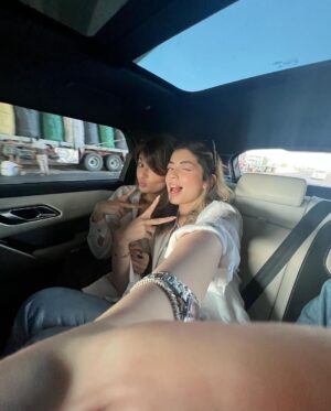Layla Ahmed Zaher Instagram - Kol sana wenty mummy soghanana w amar w supportive w sadekty el sadoka w kol haga helwa fel donia di kolaha hya enty wallahi mamtyyy ❤️❤️❤️❤️❤️❤️
Happiest birthday to our source of happiness and our everything i love you QUEEN🤍👸🏼🤍