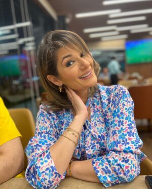 Layla Ahmed Zaher Instagram - Kol sana wenty mummy soghanana w amar w supportive w sadekty el sadoka w kol haga helwa fel donia di kolaha hya enty wallahi mamtyyy ❤️❤️❤️❤️❤️❤️
Happiest birthday to our source of happiness and our everything i love you QUEEN🤍👸🏼🤍