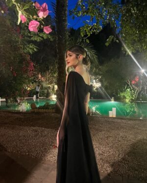 Layla Ahmed Zaher Instagram - Black always wins 🖤
 
Dress: @ateliermamzi 
Makeup: @dinaelkasheff 
Stylist: @mayajules 
Hair: @alfredandmina 
Jewelry: @iramjewelry_
