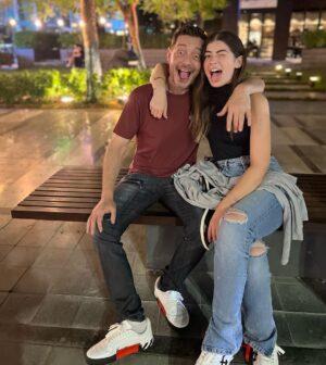 Layla Ahmed Zaher Instagram - كل سنة وانت طيب يا احلي و اطيب و اجمل اب في الدنيا كل سنة و انت الظهر و السند و الآمان ربنا يحفظك و يخليك لينا و نفضل دايما رافعين راسك و مشرفينك 
بحبك قوي ❤️
