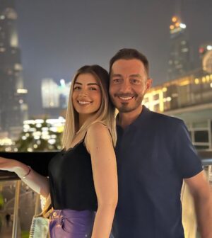 Layla Ahmed Zaher Instagram - كل سنة وانت طيب يا احلي و اطيب و اجمل اب في الدنيا كل سنة و انت الظهر و السند و الآمان ربنا يحفظك و يخليك لينا و نفضل دايما رافعين راسك و مشرفينك 
بحبك قوي ❤️
