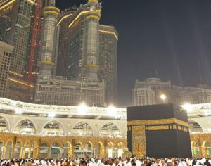 Laila Ahmed Zaher Instagram - Blissful escape 🕋🤍🕊️ الحمدلله Masjid Al Haram Makkah - مسجد الحرام مكه المكرمه