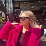 Laila Ahmed Zaher Instagram - Just a little bit of pink💕