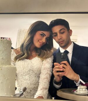 Layla Ahmed Zaher Instagram - الحمد لله ٢٠٢٤ بتبدأ بخبر سعيد علينا 😊
من ايام قليله كانت قراية الفاتحه وان شاء الله الخطوبه قريبا ❤️
نتمنى من كل الناس تدعيلنا بالتوفيق والسعاده والخير 🤲🏻