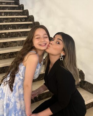 Layla Ahmed Zaher Instagram - عيد ميلاد بنوتي و نسختي الصغيرة اللي مش مصدقة انها بتكبر قدام عيني ما شاء الله ربنا يحفظك يا حبيبتي💕

Happy birthday to my other copy and my daughter, may god bless our special bond 
Love you my baby girl and my superstar 💖💕💕💕💕💕💖