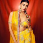 Lakshmi Manchu Instagram – Perfect मेहंदी look for the wedding season💛🫶 #AbDonoBhagna-Ni