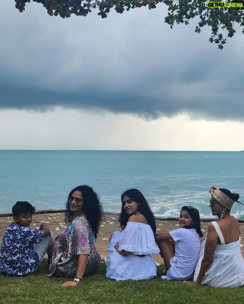 Lakshmi Manchu Instagram - Rewinding the best vacay vibes with the fam. 🌊✨ #ThrowbackThursday