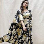Lakshmi Nakshathra Instagram - Florals 💫❤️ Muah @shoshank_makeup Outfit @thantrek.design.couture 📸. @mr.canographers Styling @stylewithandriya Jwlry @adorebypriyanka #lakshminakshathra