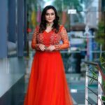 Lakshmi Nakshathra Instagram - Orange , just a ray of Sunshine 💫 Outfit @colos_the_designing_couture Muah @sindhu_valsan Styling @stylewithandriya Jwlry @thebishafashion #lakshminakshathra