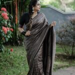 Lakshmi Nakshathra Instagram - Saree Diva 💫 “Saree: My happy place.” 📸. @ashif__cinematographer Saree @mloft_by_joeljacobmathew Blouse designed @acornfashionlines Muah @raseenas_hairsecret Retouch @liju_photographyoff Styling @stylewithandriya #lakshminakshathra