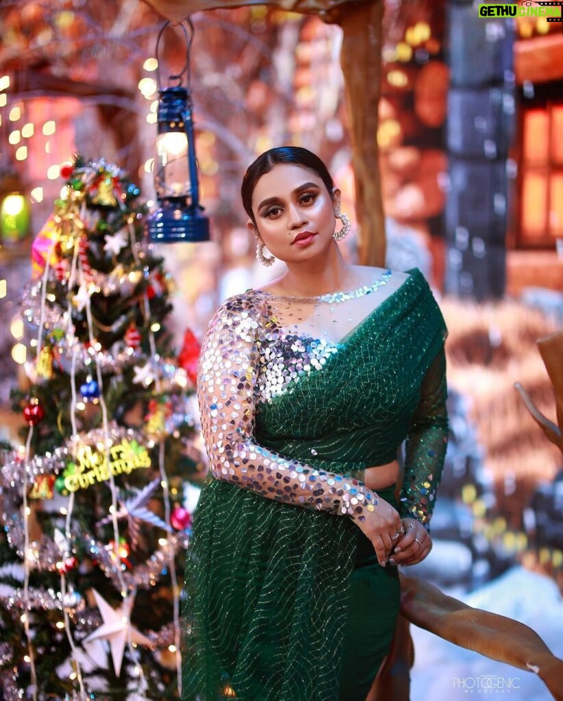 Lakshmi Nakshathra Instagram - “All is calm, all is bright.”💫 It’s Christmas ❤ 📸. @jinishphotogenic Outfit @aura_by_stini Muah @mukeshmuralimakeover Styling @stini__francis