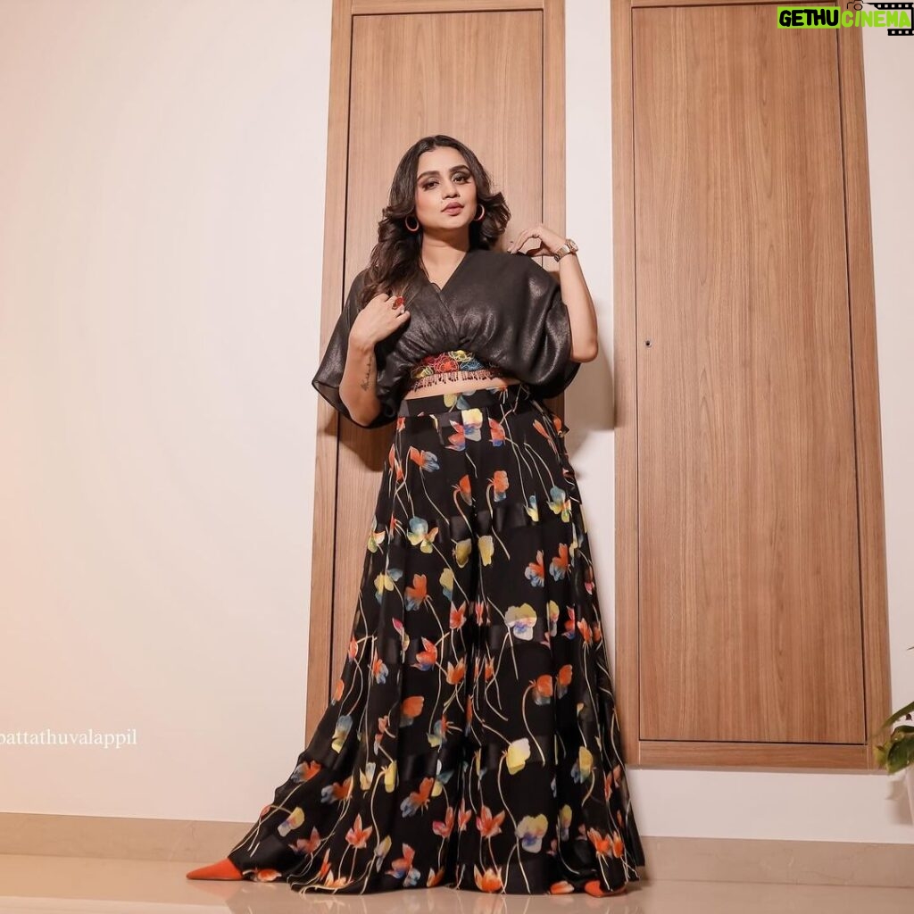 Lakshmi Nakshathra Instagram - 💫 Muah @sreegeshvasan_makeupartist 📸. @anil_pattathuvalappil Outfit @raimes_designerboutique Styling @stylewithandriya #lakshminakshathra