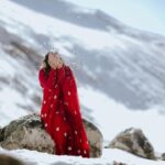 Lakshmi Nakshathra Instagram - A little Snow can change us differentlY ❤️💫 📸. @libzalonso Saree @varnudais