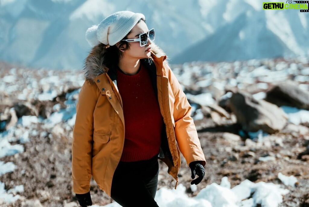 Lakshmi Nakshathra Instagram - Mountains filled with Snow and mind filled with joy ! #KashmirDiaries 📸 @libzalonso