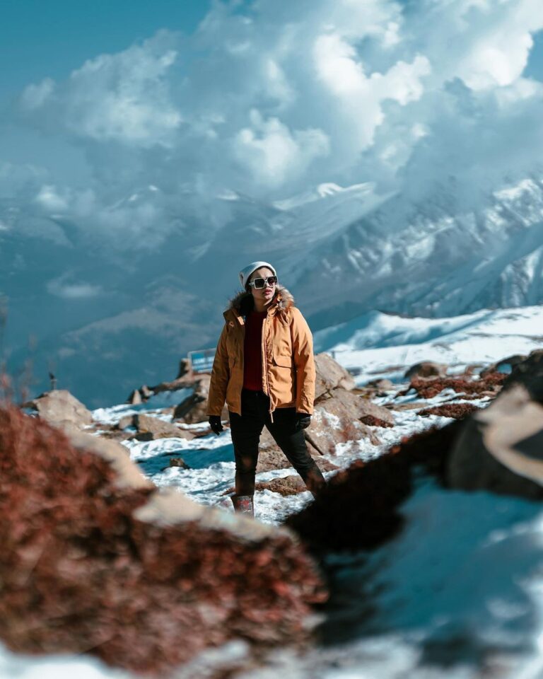 Lakshmi Nakshathra Instagram - These mountains and their never ending romance with the Snow ! #kashmir 📸. @libzalonso #lakshminakshathra #kashmir #kashmirdairies #kashmirtourism #gulmarg Kashmir