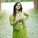 Lakshmi Nakshathra Instagram - Neon green vibes all day, every day. ... Outfit @aneyaa.by.anagha 📸. @malikrahman__ Muah @sindhu_valsan #lakshminakshathra